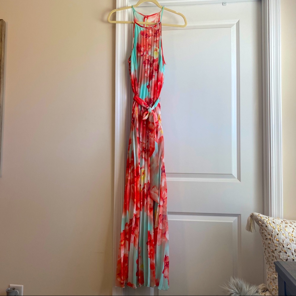 Floral pleated maxi dress